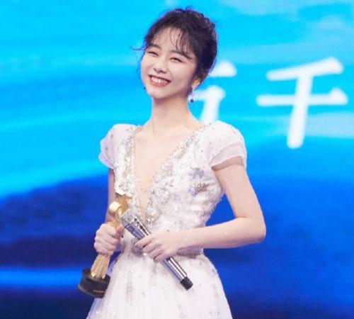 明星松韵,星光熠熠，青春绽放